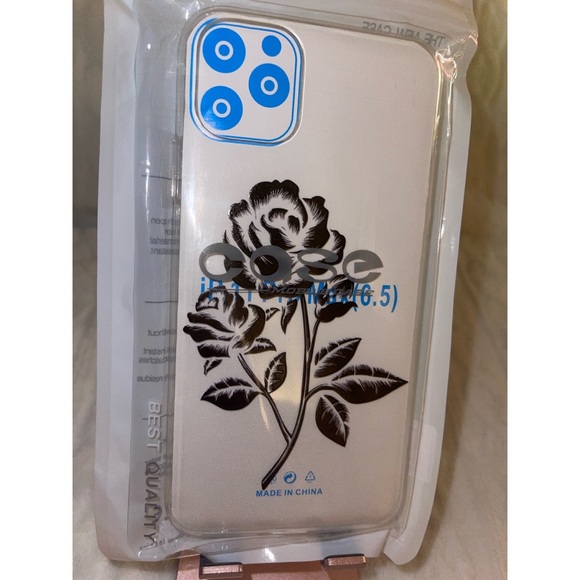 Black Rose Print iPhone 11 Pro Max Case 🖤 - Picture 8 of 17